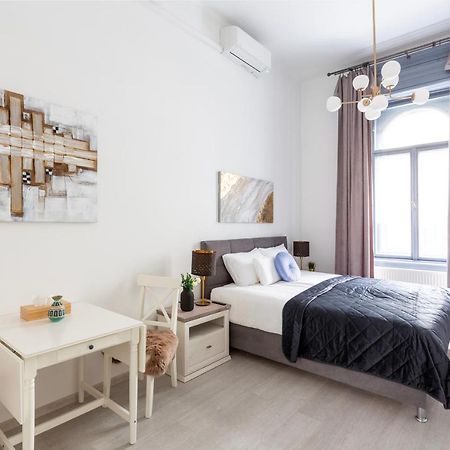 Lh Gallery Apartments Budapest Bagian luar foto