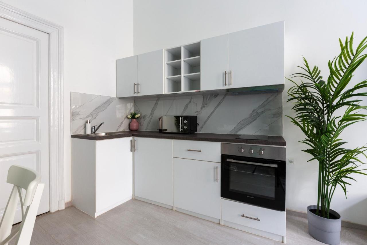 Lh Gallery Apartments Budapest Bagian luar foto