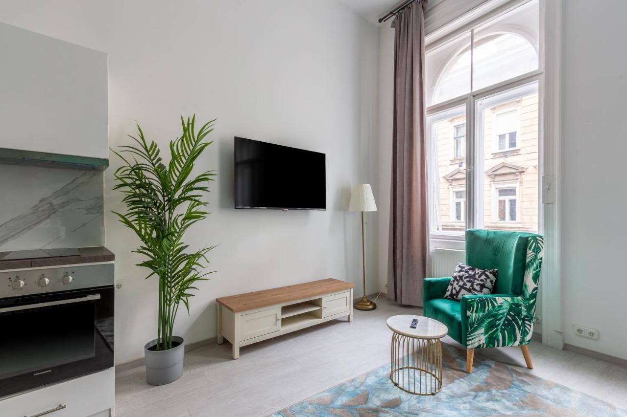 Lh Gallery Apartments Budapest Bagian luar foto