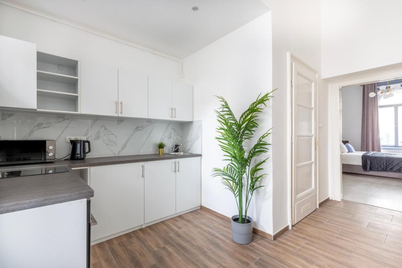 Lh Gallery Apartments Budapest Bagian luar foto