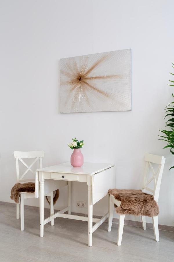 Lh Gallery Apartments Budapest Bagian luar foto