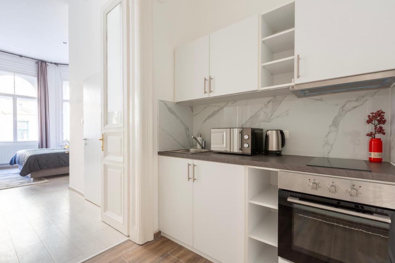 Lh Gallery Apartments Budapest Bagian luar foto