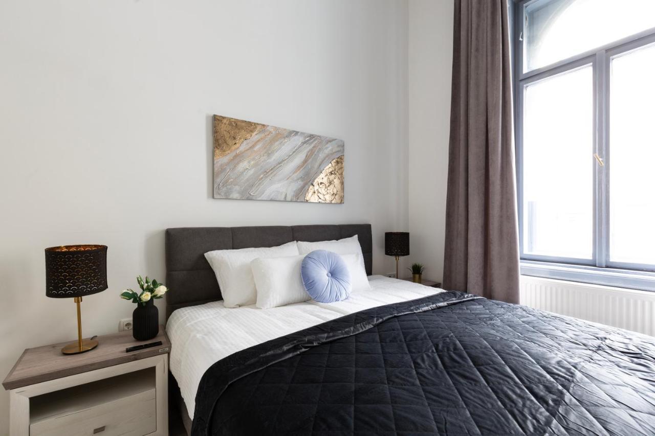 Lh Gallery Apartments Budapest Bagian luar foto