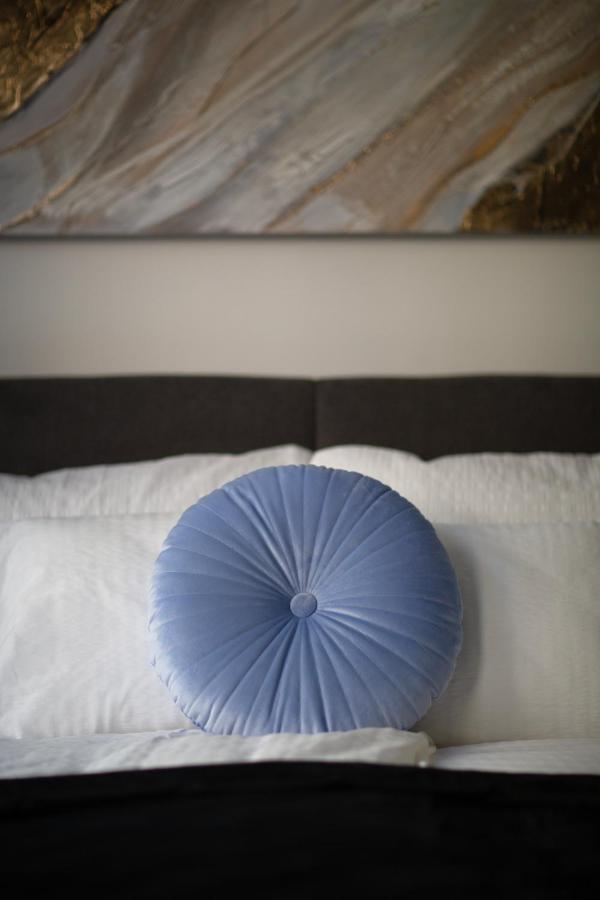 Lh Gallery Apartments Budapest Bagian luar foto