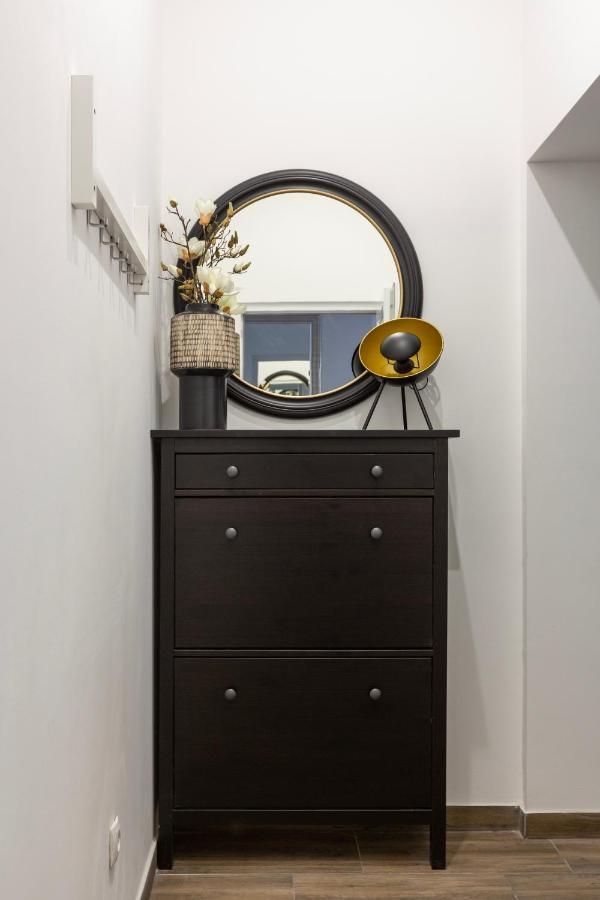 Lh Gallery Apartments Budapest Bagian luar foto